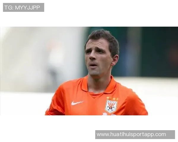 鲁尼回忆03年吃超大棒棒糖的趣事只是想用它砸碎而已 鲁尼回忆03年吃超大棒棒糖的趣事只是想用它砸碎而已