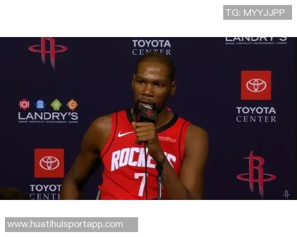 乌度卡强调杜兰特在年轻球队中应更积极发声以引领队友成长