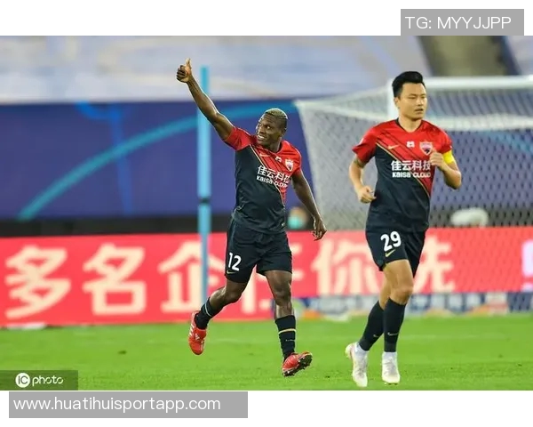 瀚森上半场遇挑战下半场展现冷静自信的适应之路